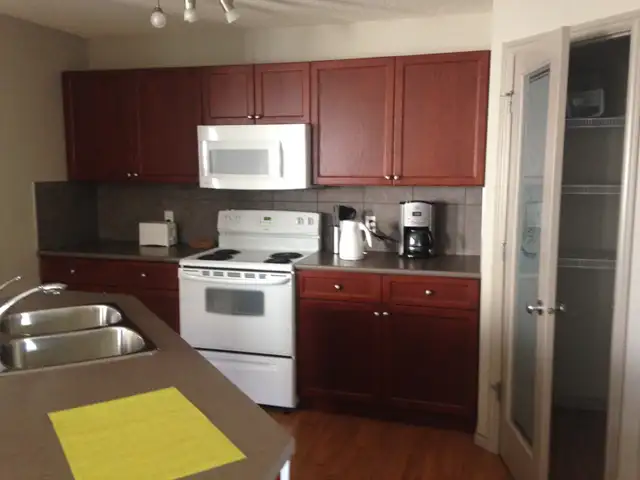 Top of House for rent in Eagle Ridge in Long Term Rentals in Fort McMurray - Image 4