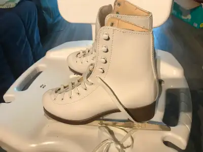 Brand new Glacier Jackson Ultima Lady Skates, View more