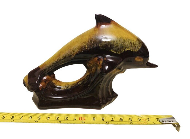 1980s Vintage Blue Mountain Pottery Dolphin, harvest gold, BMP in Arts & Collectibles in Oshawa / Durham Region - Image 2