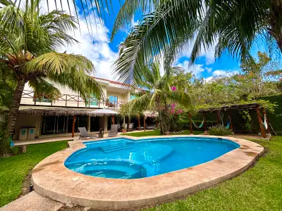 La Casa Frenette- Cancún, View more