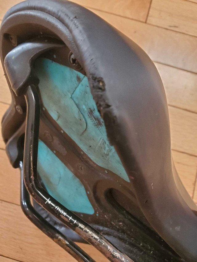 49N bike seat memory foam extra wide in Frames & Parts in Edmonton - Image 4