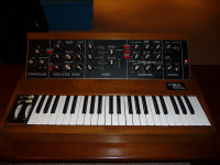 Mini Moog Model D Synthesizer: Vintage 1977