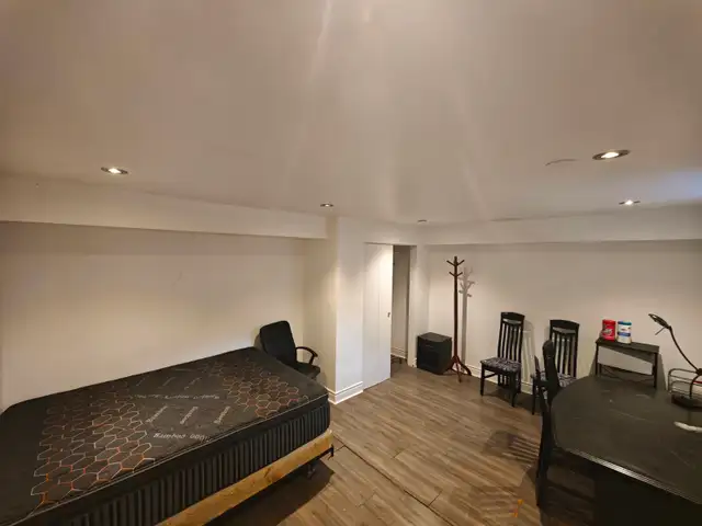 Large Private Furnished room near Royal York Subway