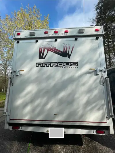 Toy hauler 2007 Fleetwood Nitro Hyperlite, View more