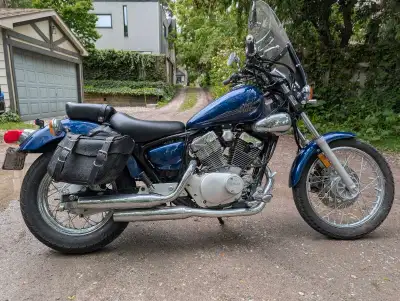 Pristine condition Yamaha V Star 250 250cc 4,990 kilometers One owner ( Senior woman) Windscreen Sad...