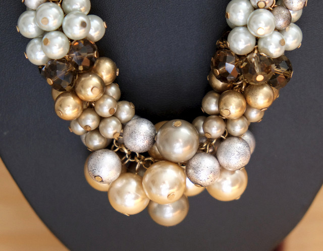 Lia Sophia snowball necklace in Jewellery & Watches in Edmonton - Image 2