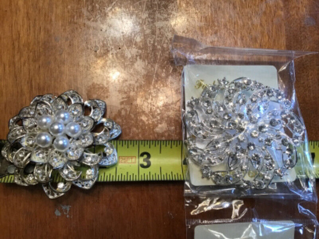 Brooches rhinestones 21/2 diameter,wedding,lapel,hat in Jewellery & Watches in Moncton - Image 2
