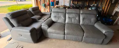 ️ Gently used Genuine Leather Reclining Sofa & Loveseat – Excellent Condition! ️ Upgrade your living...