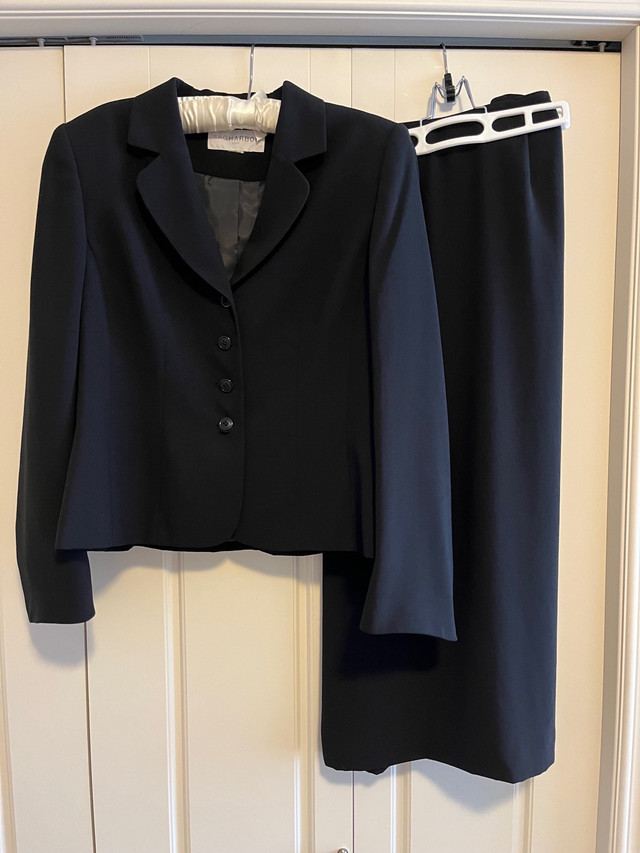 Ladies Business Suit in Women's - Dresses & Skirts in Regina