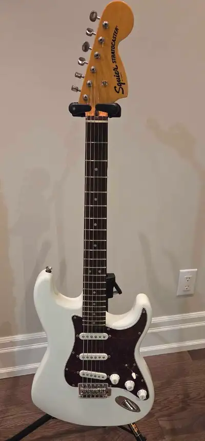 Squier CV 70s Stratocaster, View more