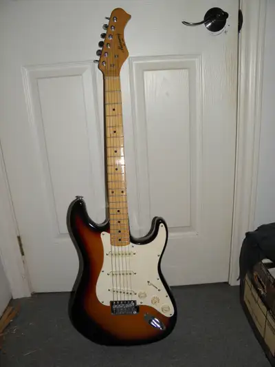 Harmony H80T Stratocaster Electric Guitar, maple neck like new condition, no wear at all, a few mark...