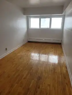 Lasalle très Grand 4 ½ disponible pour maintenant ou février.