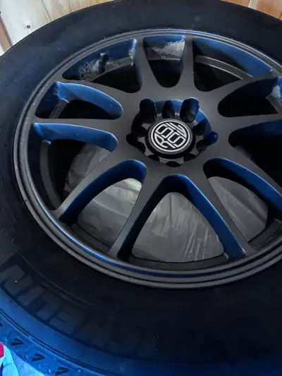 Michelin X-Ice Latitude Premium Winter Tires & Rims x4 Size: 225/60 R17 Excellent Conditions - used...