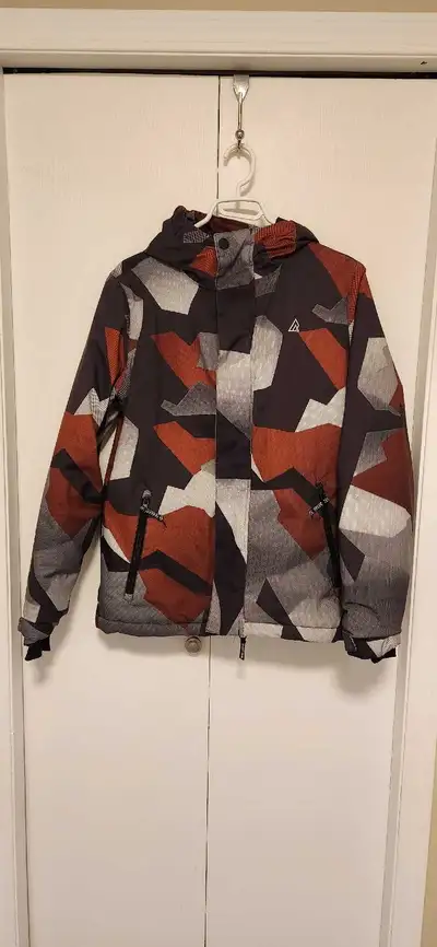 Youth XL Ripzone matching winter jacket and ski pants. Excellent condition. Pick up in Martensville....