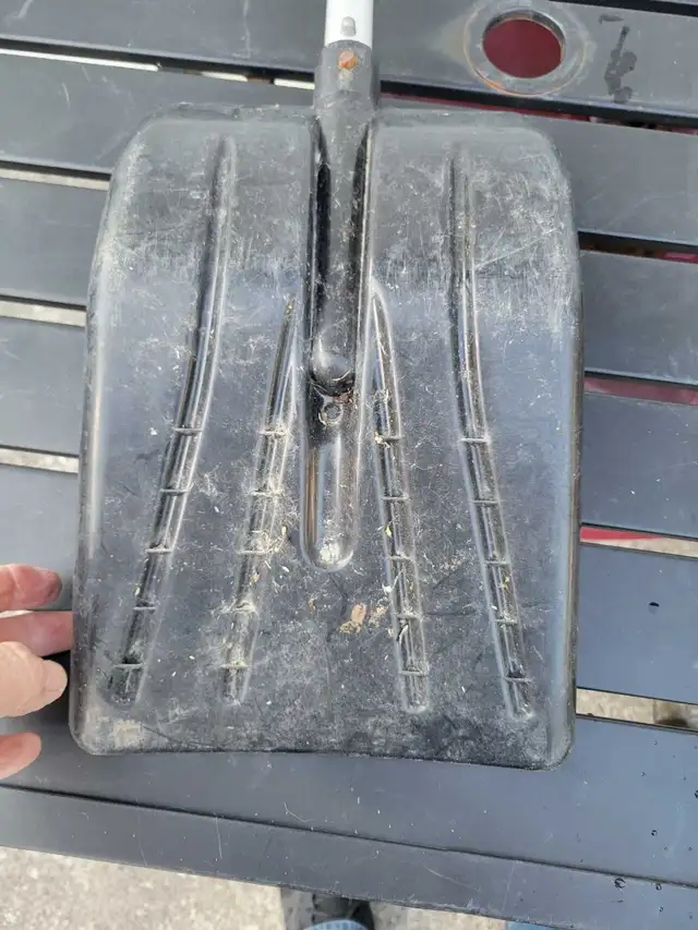 Emergency packable snow shovel. in Outdoor Tools & Storage in Windsor Region - Image 5