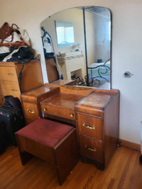 FREE Dressing Mirror and drawers 