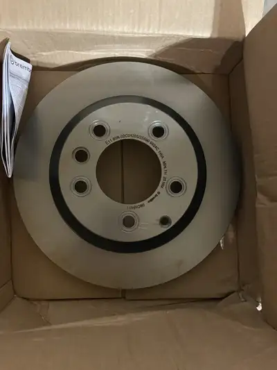 Brembo Premium Brake Rotors (Rear) New in Box (QTY 2) Part # 09.C884.11 Should fit the following veh...