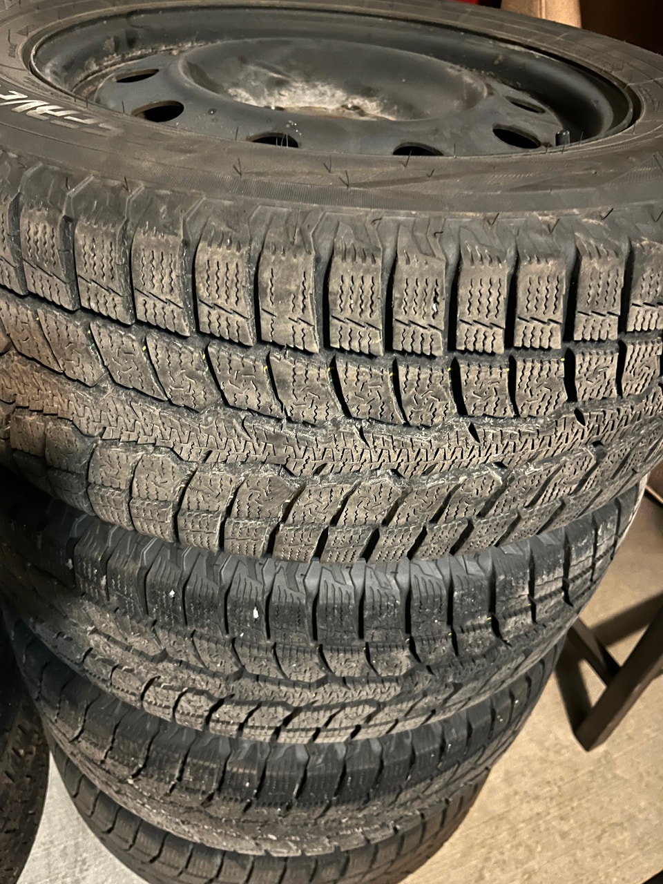 4 TOYO WINTER OBSERVE GSI 6 LS 235/65/17 WITH 11/32 IN TREAD | Tires ...