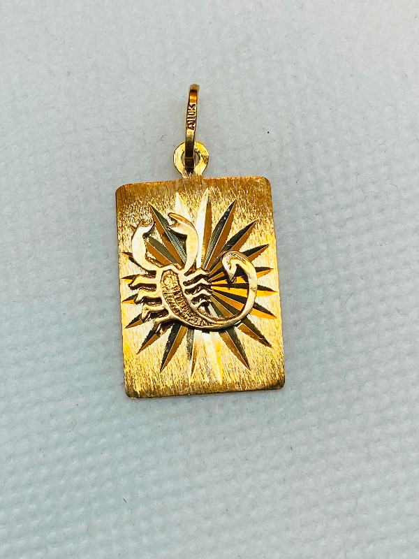 Pendentif en or 10K signe zodiaque scorpion dans Bijoux et montres  à Laurentides - Image 2