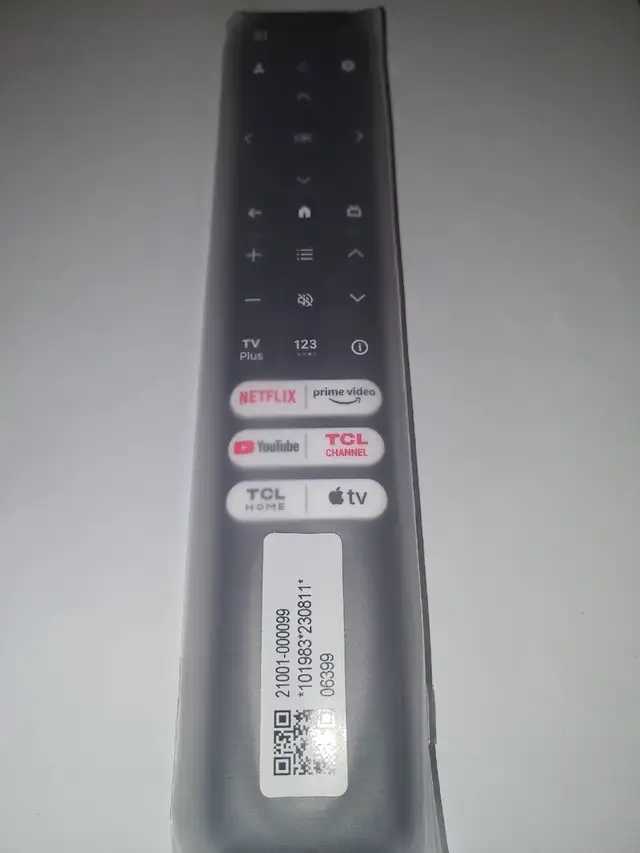 TCL tv remote in Video & TV Accessories in City of Montréal - Image 2