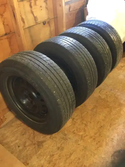 Michelin Latitude X ICE X12 Size: 225/65 R17 5 Bolt Studless Tubless Lots of tread left Used very li...