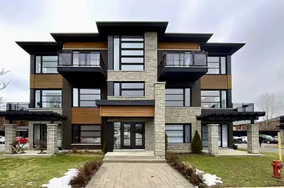 Cession rapide – 4 ½ moderne à prix réduit! 1680$ Tout inclus Disponible pour occupation immédiate –...