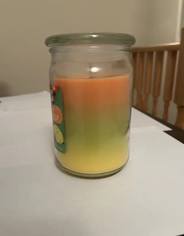 Skittles Scented Candle in Home Décor & Accents in Markham / York Region - Image 3
