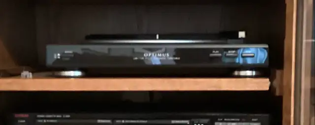 Vintage Luxman Stereo system in AS NEW condition in Stereo Systems & Home Theatre in Kingston - Image 5