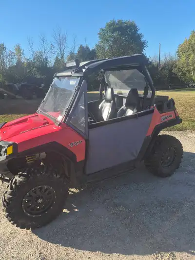 -2012 Polaris RZR 800 -5313kms -150kms on tires (have original tires as well, lots of tread on them)...