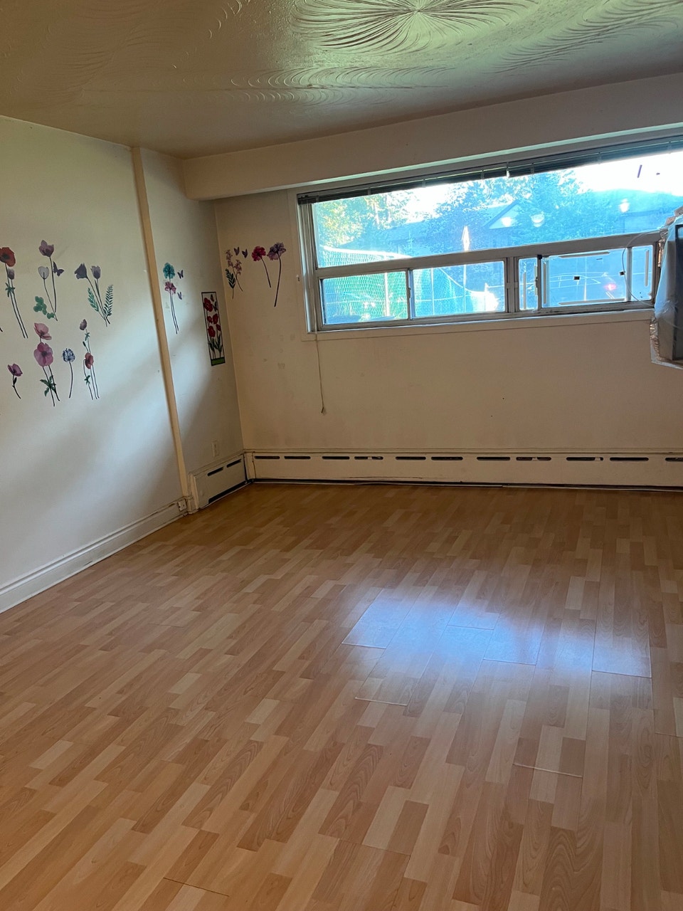 LARGE BACHELOR APARTMENT 2