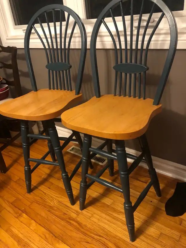 2 green chairs stools great condition in Chairs & Recliners in Kingston - Image 5