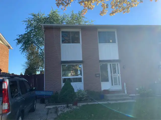 Townhouse available for rent ASAP