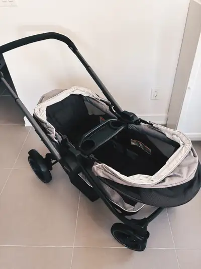 Graco Foldable Kids’ Stroller Wagon - great condition!, View more