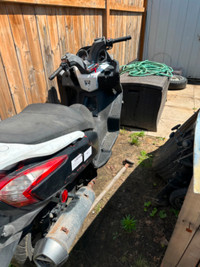Scooter 300cc Downtown 300i as is