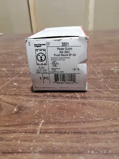 Electrical plug 30a, 250v for welding machine or portable electrical heater. Call Anthony 416-722-71...