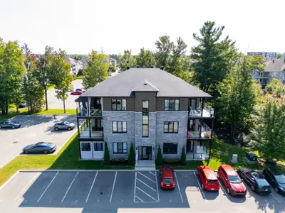 condo de lux  à louer Blainville