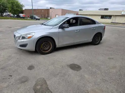 2012 Volvo S60 T5 2.5 Liter FWD great on gas 340,000km great on the highway Suspension and steering...