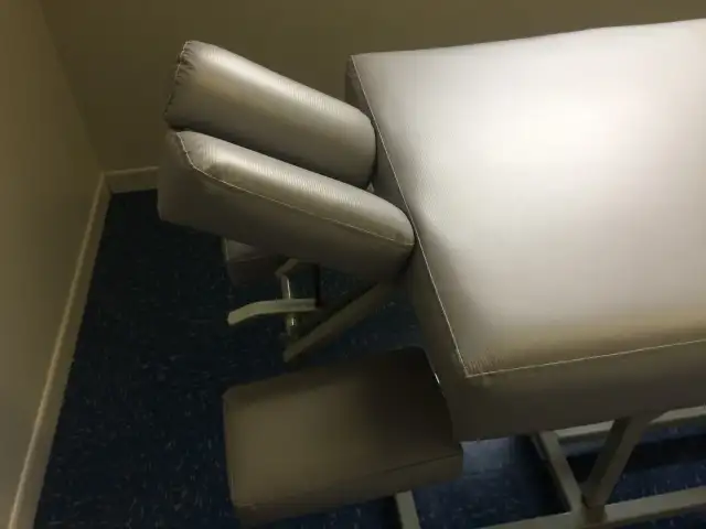 Massage table in Health & Special Needs in Sherbrooke - Image 4