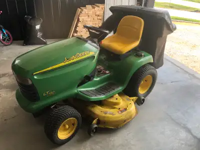 John deer LT190, View more