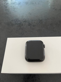 Apple Watch Series 5 GPS/ 44m (screen needs repair)