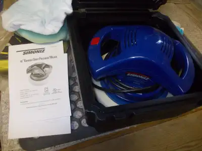 ONE HARDLY USED 10" ELECTRIC ORBITAL WAXER POLISHER EXTRA PADS CLOTHS ETC. IN A HARD PLASTIC CARRY C...