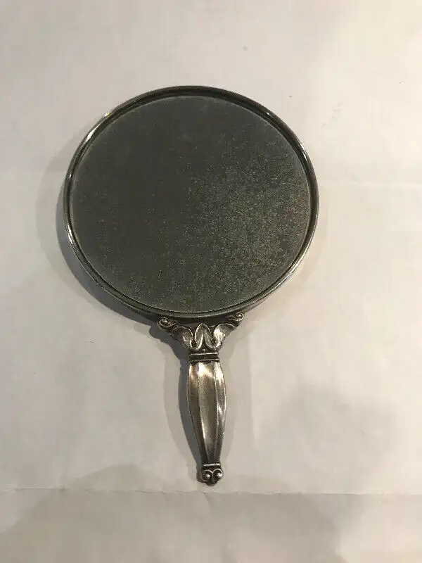 VINTAGE BIRKS STERLING HAND MIRROR WITH OLD ORIGINAL DUST COVER in Arts & Collectibles in Mississauga / Peel Region - Image 4