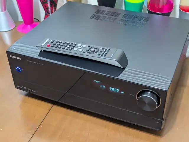 Stereo AV Surround Receiver Samsung AV-R720 HDMI With Remote in Stereo Systems & Home Theatre in Red Deer - Image 3