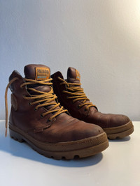 PALLADIUM waterproof / full leather winter boots 42 USA 9 