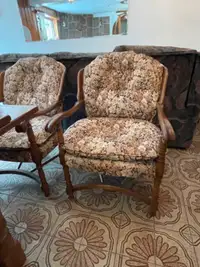 2 fauteuils en bois massif