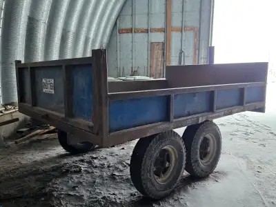 Sur roues de maison mobile. Essieux tandem. boîte 6' X10'