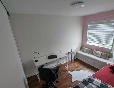Room For Rent