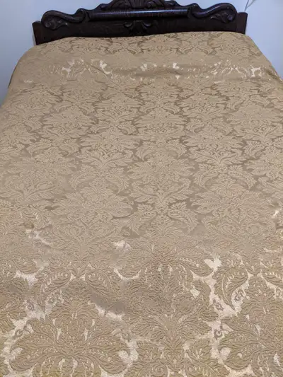 Couvre-lit, View more