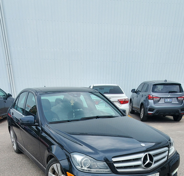 2012 Mercedes C-Class in Cars & Trucks in Oakville / Halton Region - Image 2