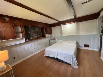 ✨ Bright & Spacious Room for Rent – A Place to Feel at Home ✨ Looking for a warm, peaceful, and comf...